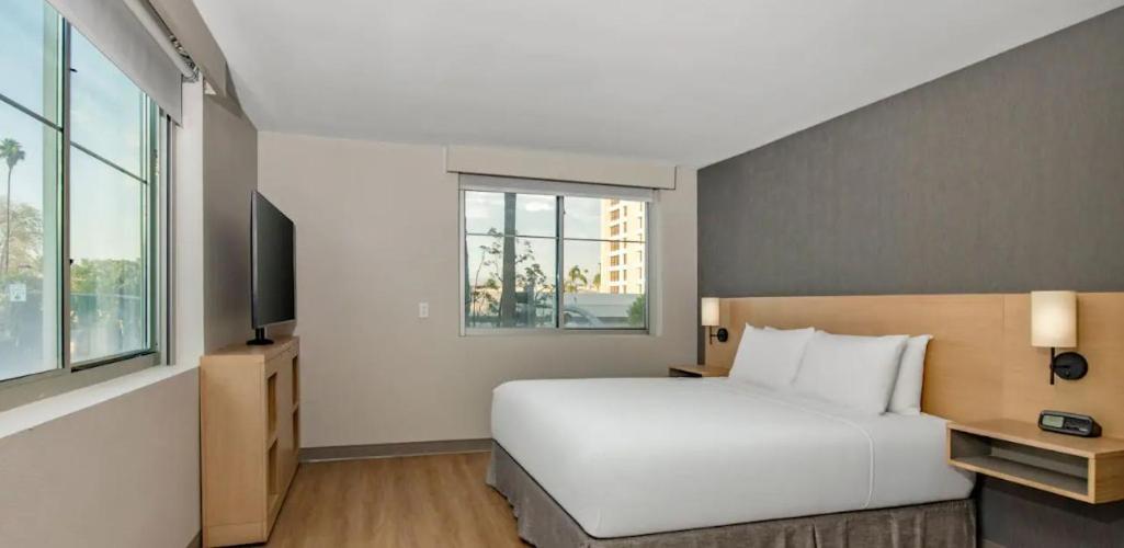 Hyatt Place Riverside Downtown Exterior photo